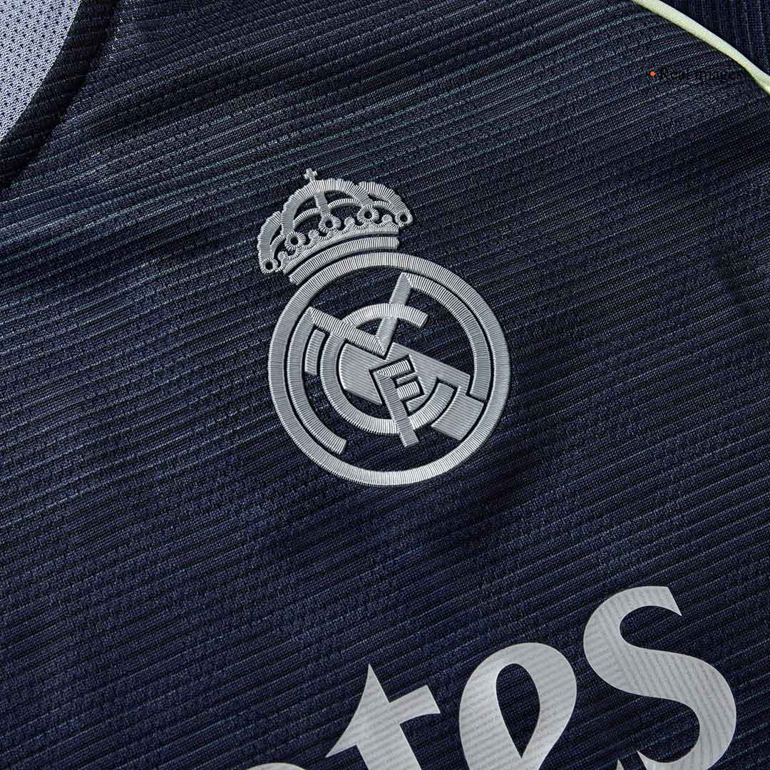 Tricouri Fotbal Real Madrid VINI JR. #7 Deplasare 2025/26 Authentic