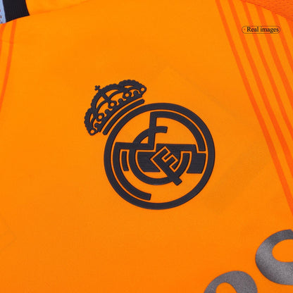 Tricouri Fotbal Real Madrid MBAPPÉ #9 Deplasare 2024/25 Authentic - Bear Champ Font